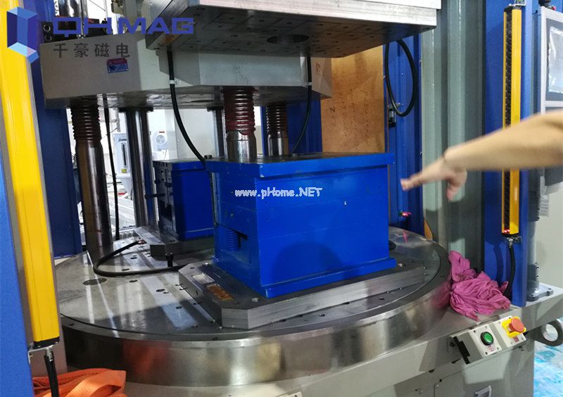 立式注塑機快速換模系統