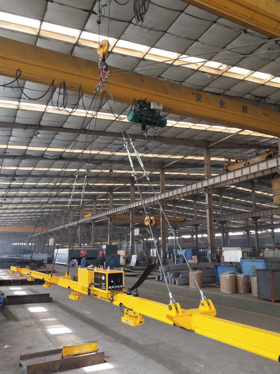 超長(zhǎng)鋼板起吊，電永磁起重吊具