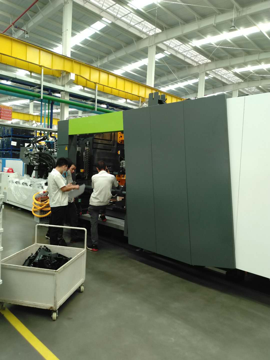 恩格爾贏泰1350T注塑機換模系統 恩格爾贏泰1350T注塑機換模系統