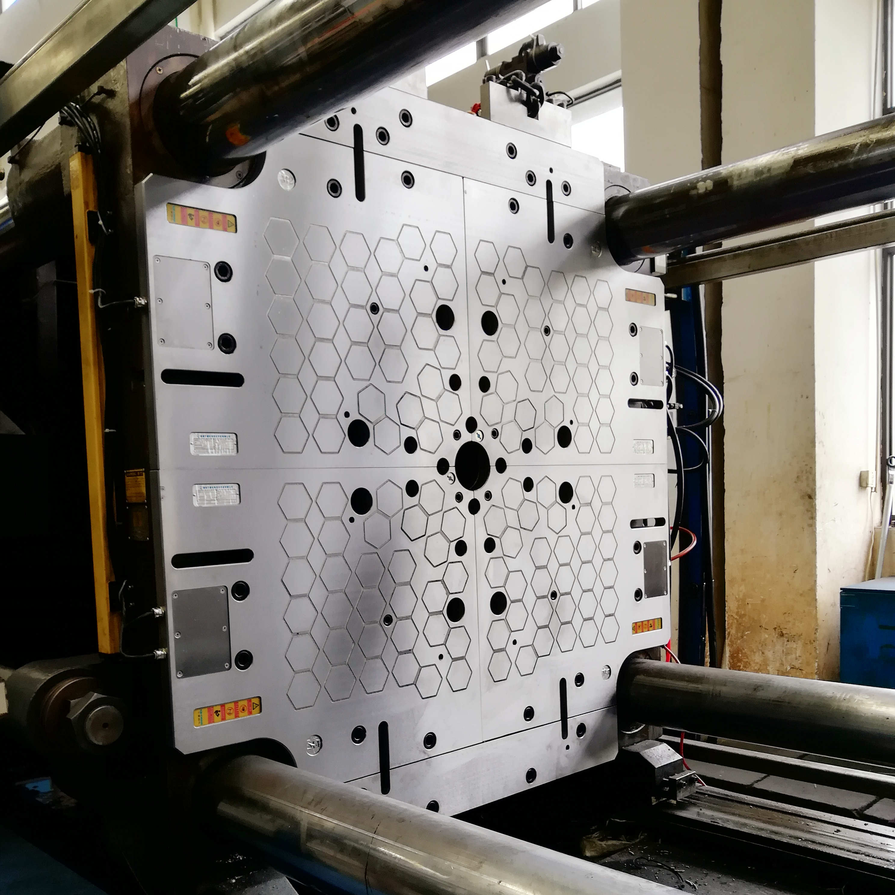 1000噸注塑機換模磁力模板 1000噸注塑機換模磁力模板