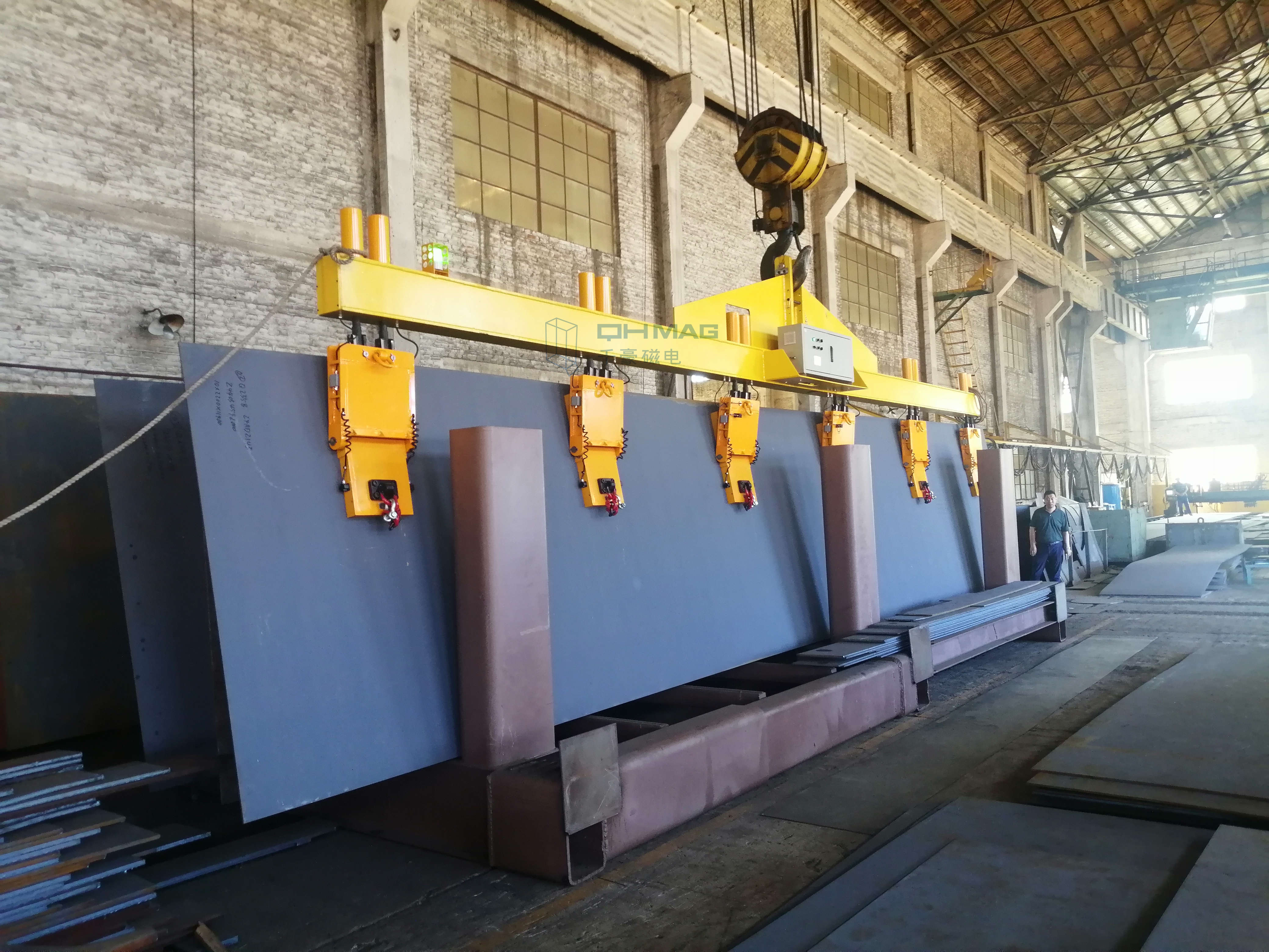 豎著吊鋼板，側吊鋼板，千豪電永磁吊具